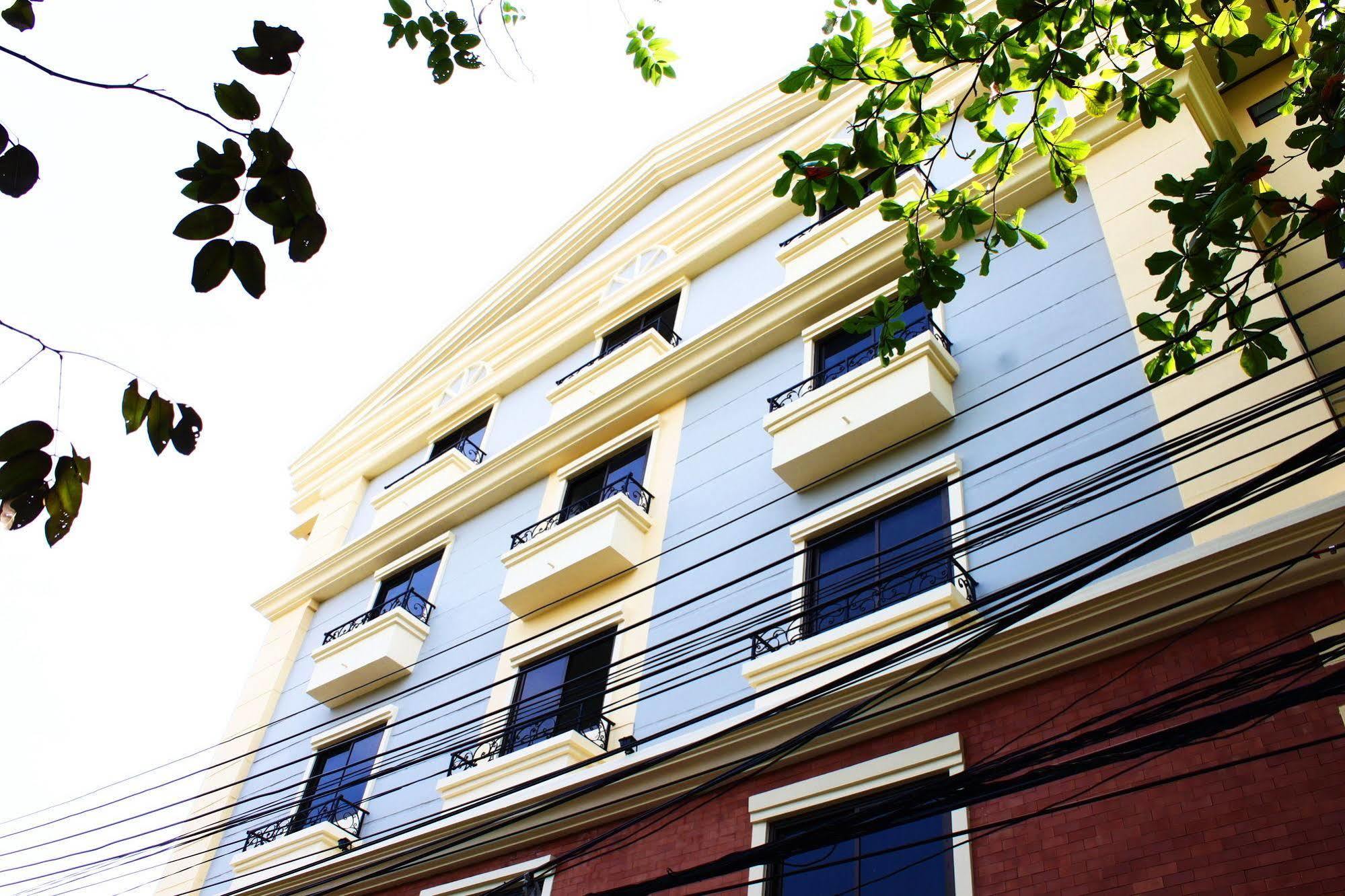 The European Place Penginapan