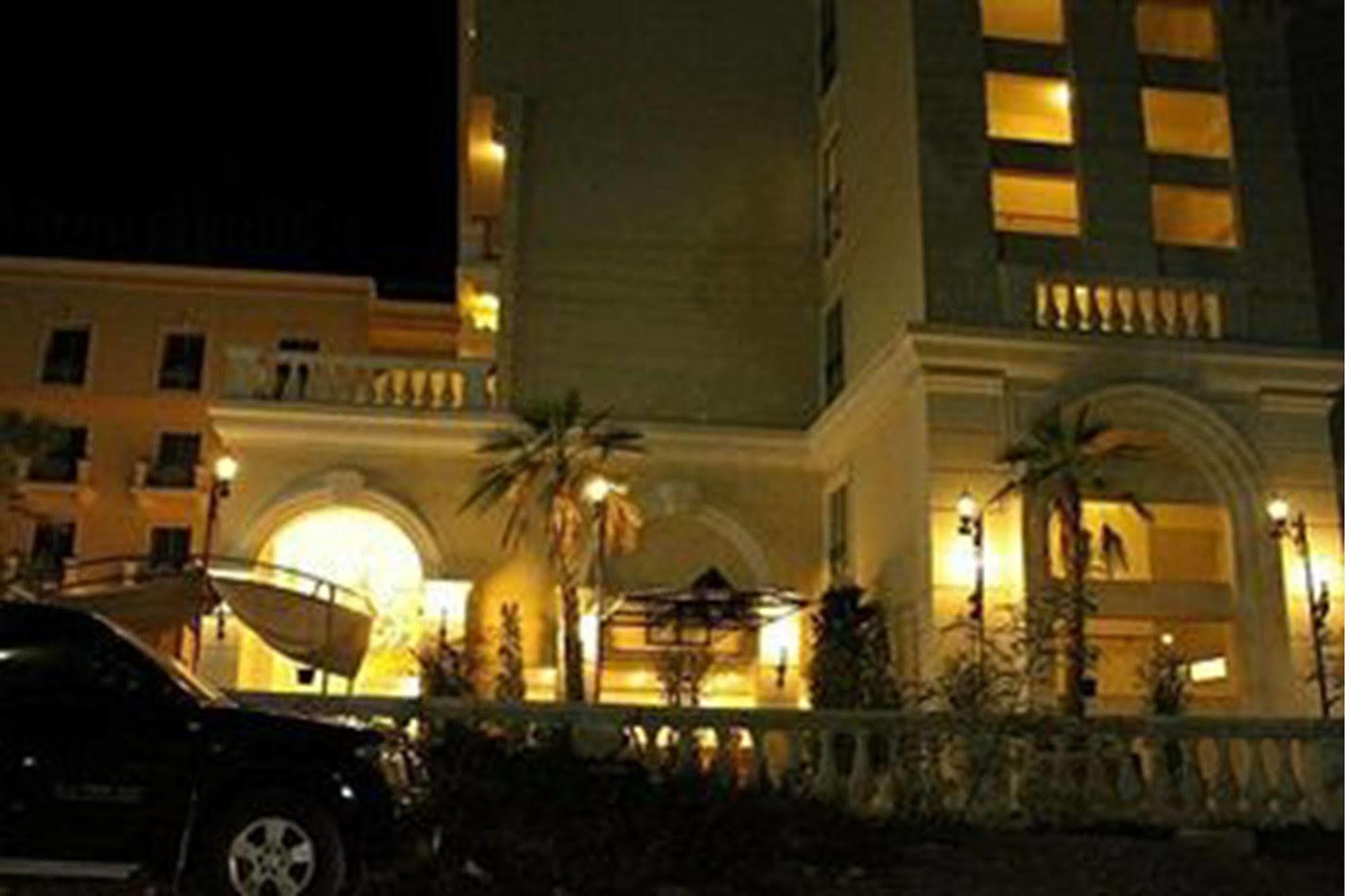 Rafael And Mansion - Sha Extra Certified Inn Bangkok