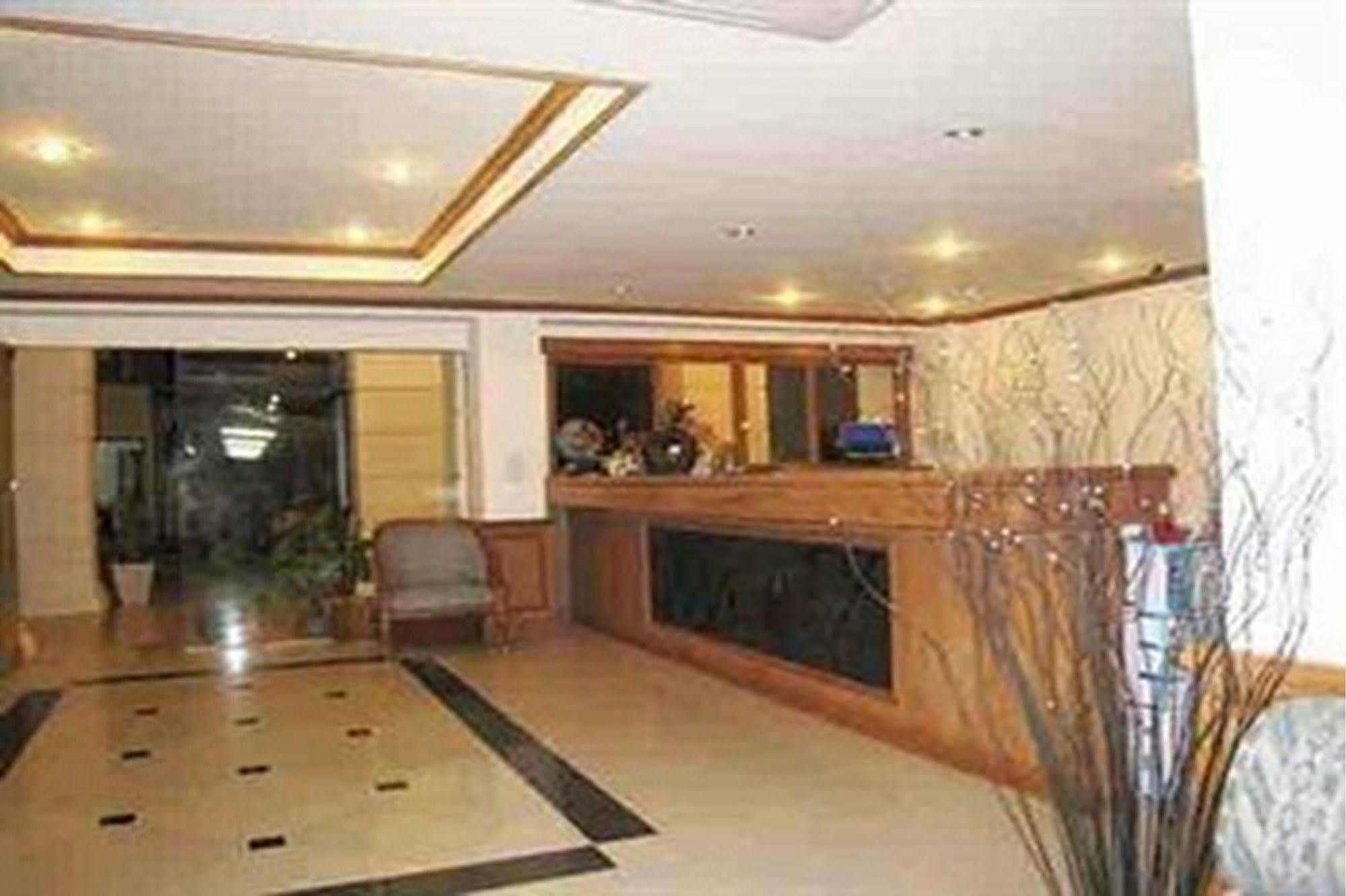Rafael And Mansion - Sha Extra Certified Inn Bangkok