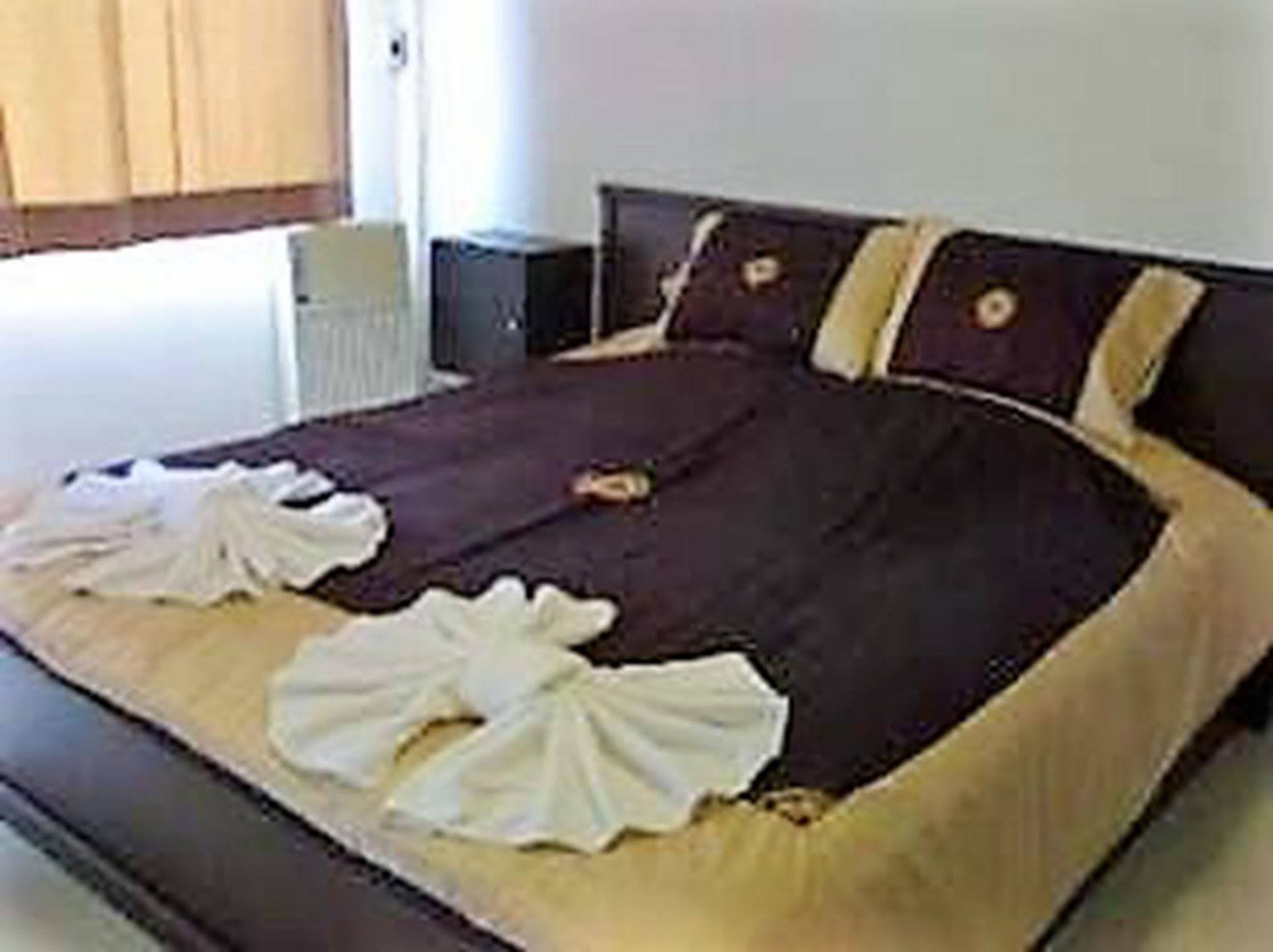 The Boss's Place Sathorn 3*