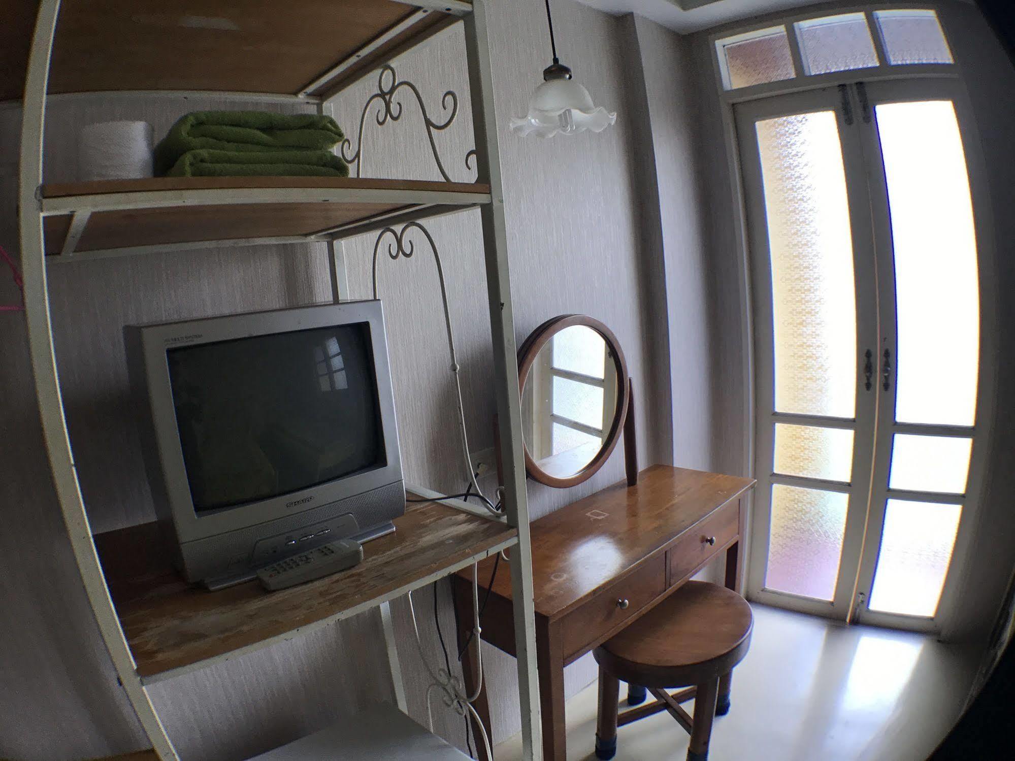 Roof View Place 3*