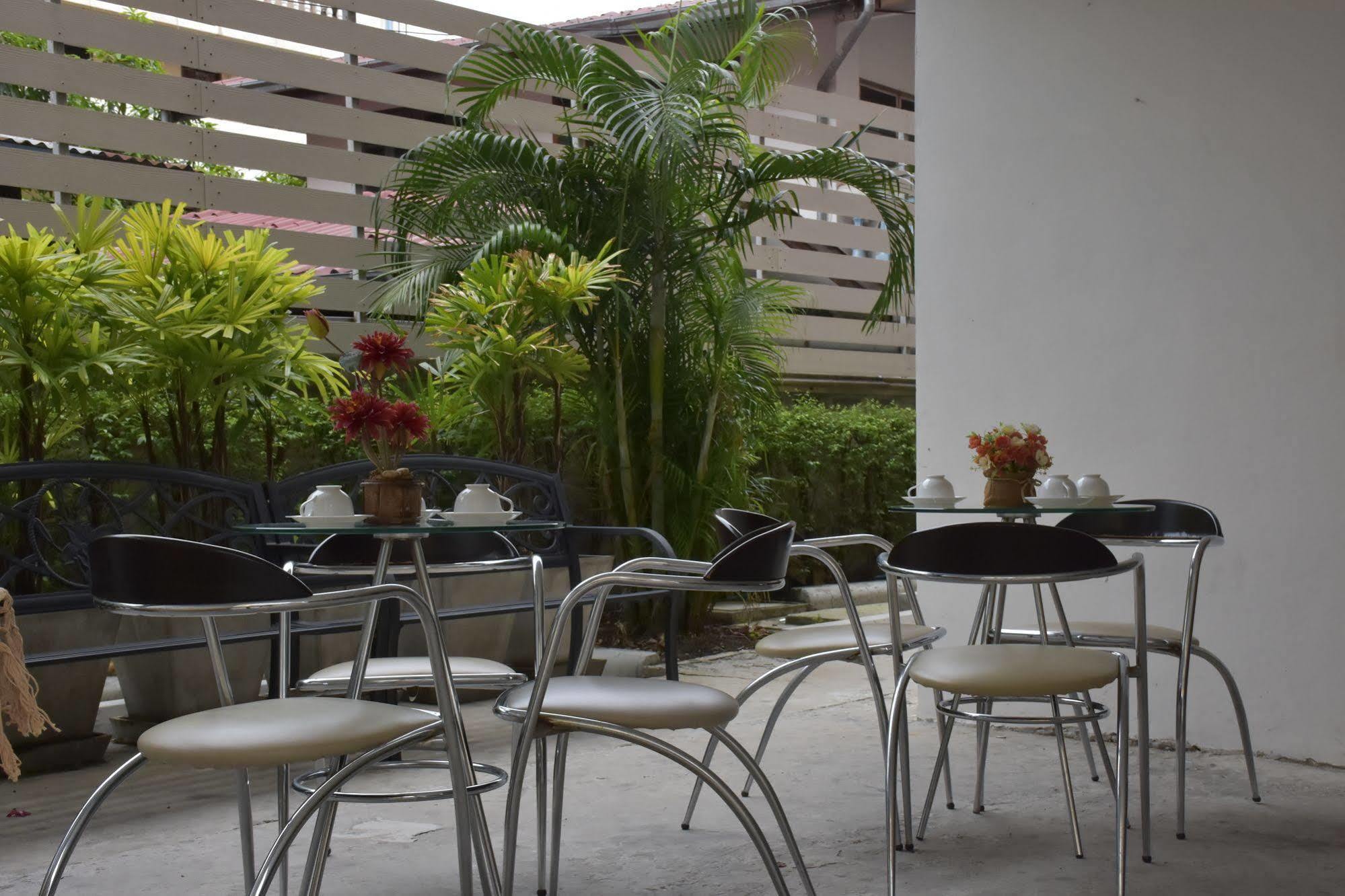 Nrv Place Aparthotel