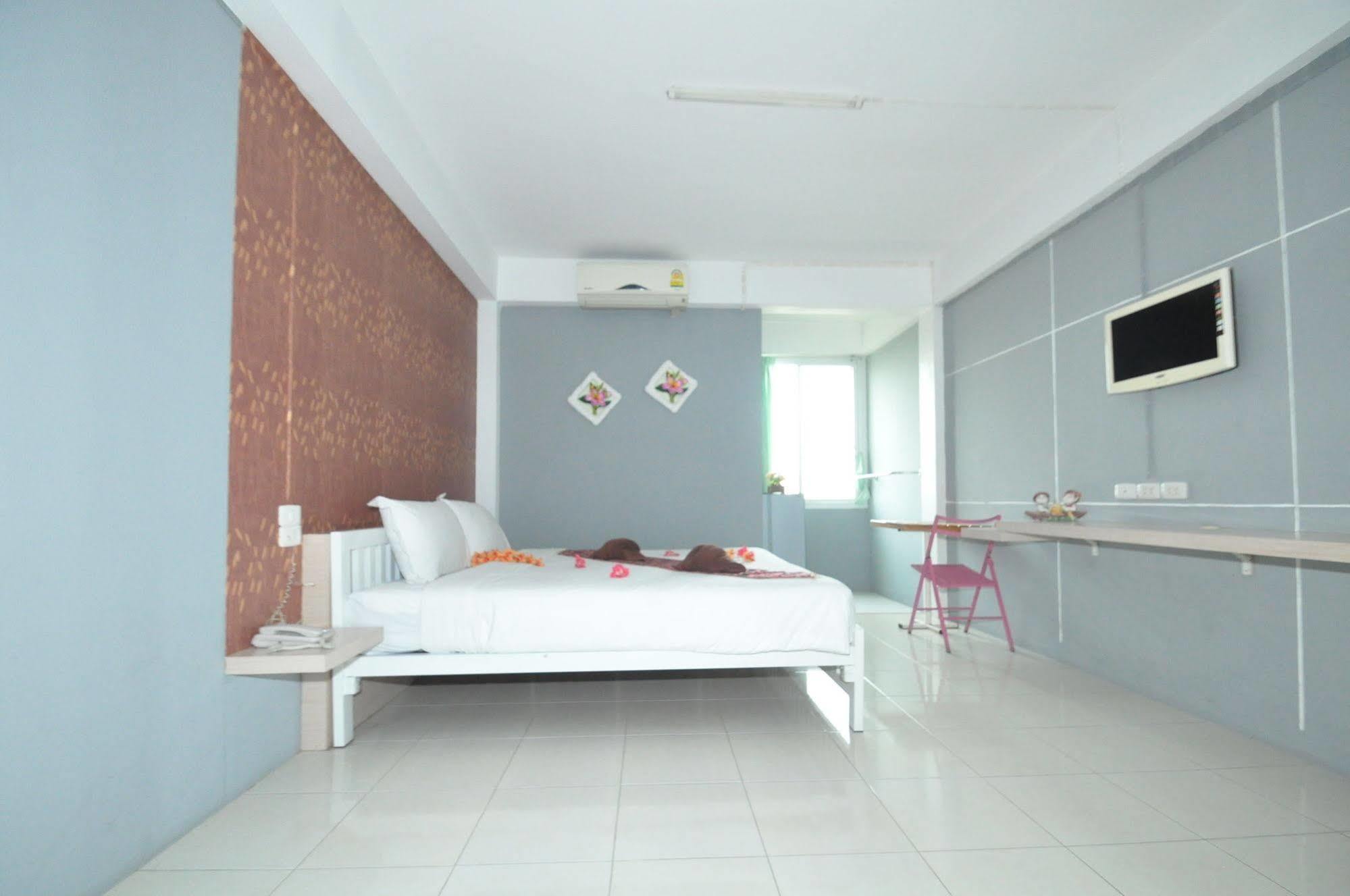 Kriss Hotel 4*