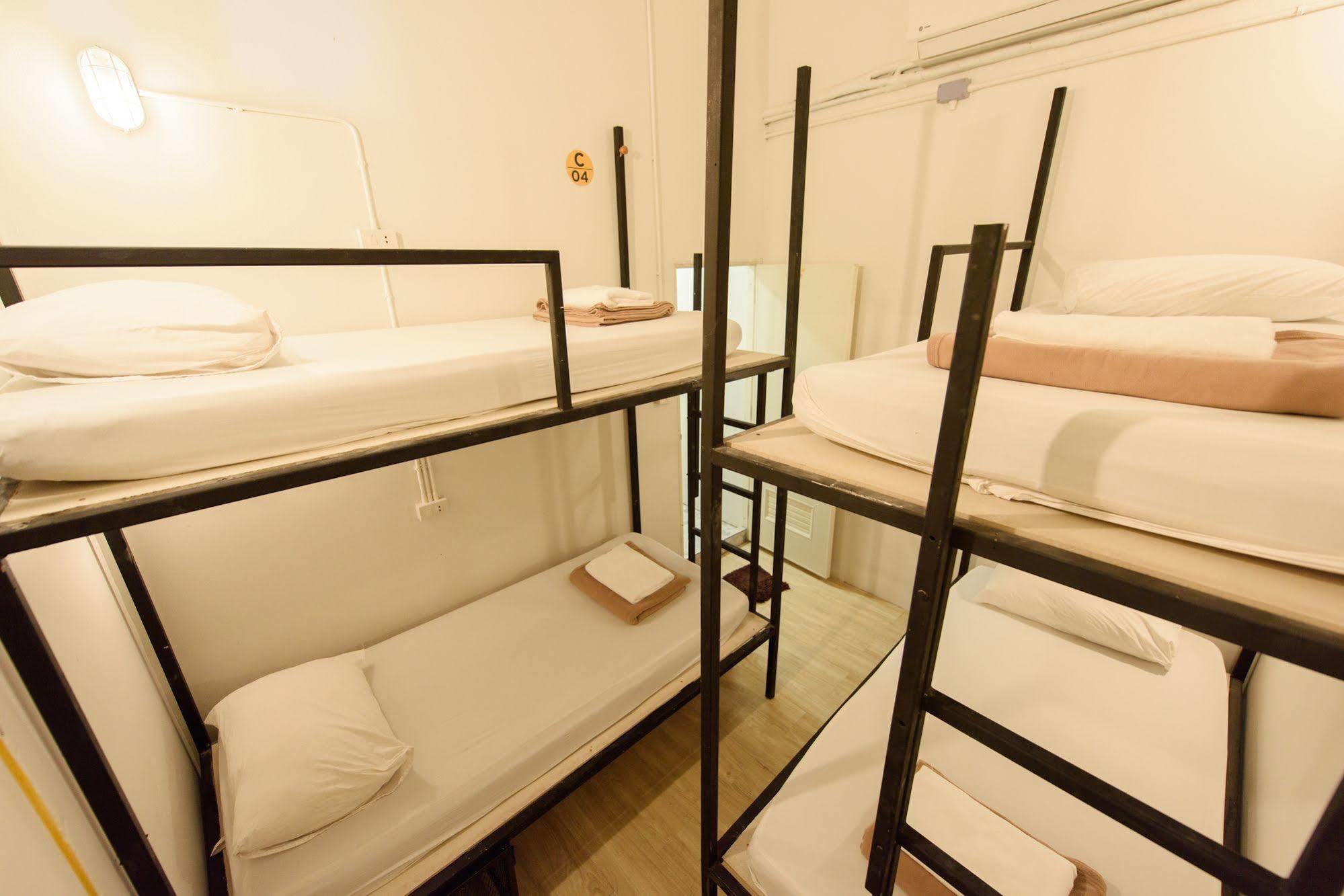 Warm White Asrama Bangkok
