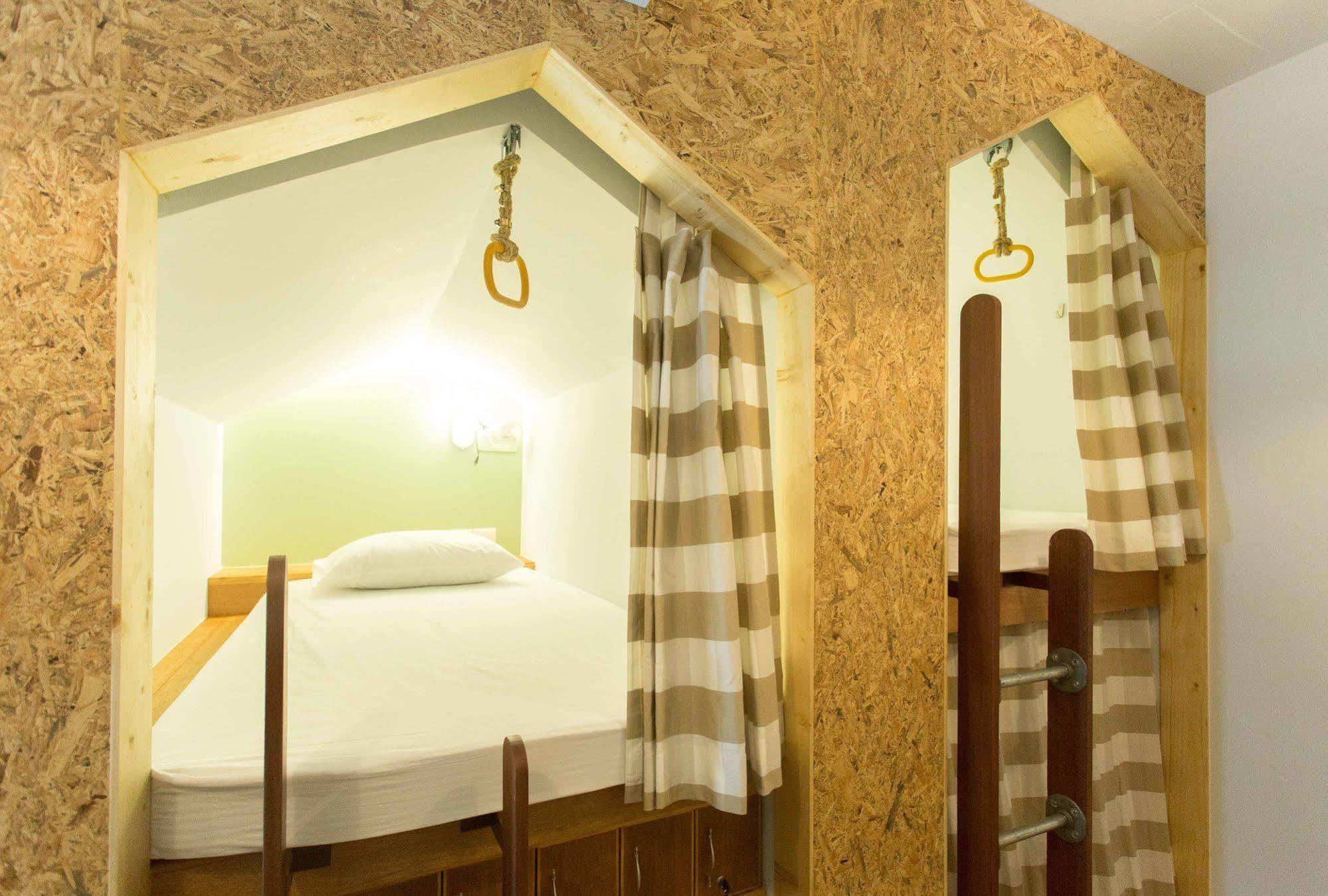 Barn & Bed Hostel Bangkok