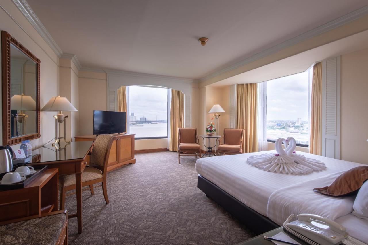 Montien Riverside Hotel