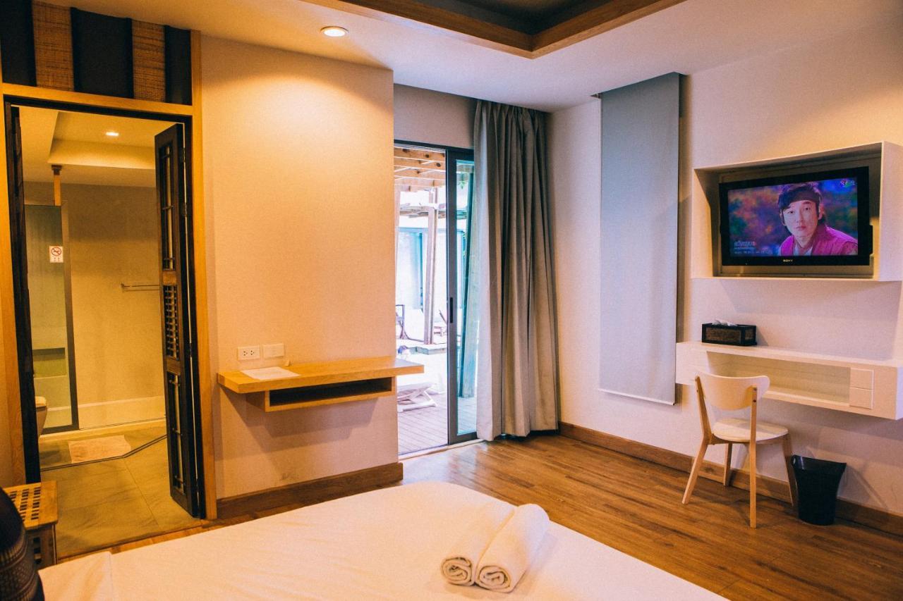 Paragon Hotel 4*