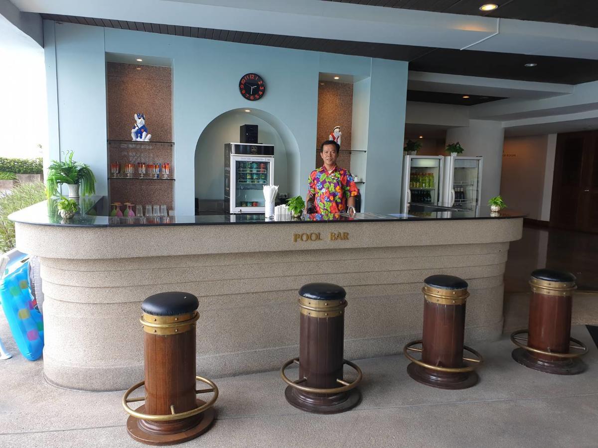 Montien Riverside Hotel
