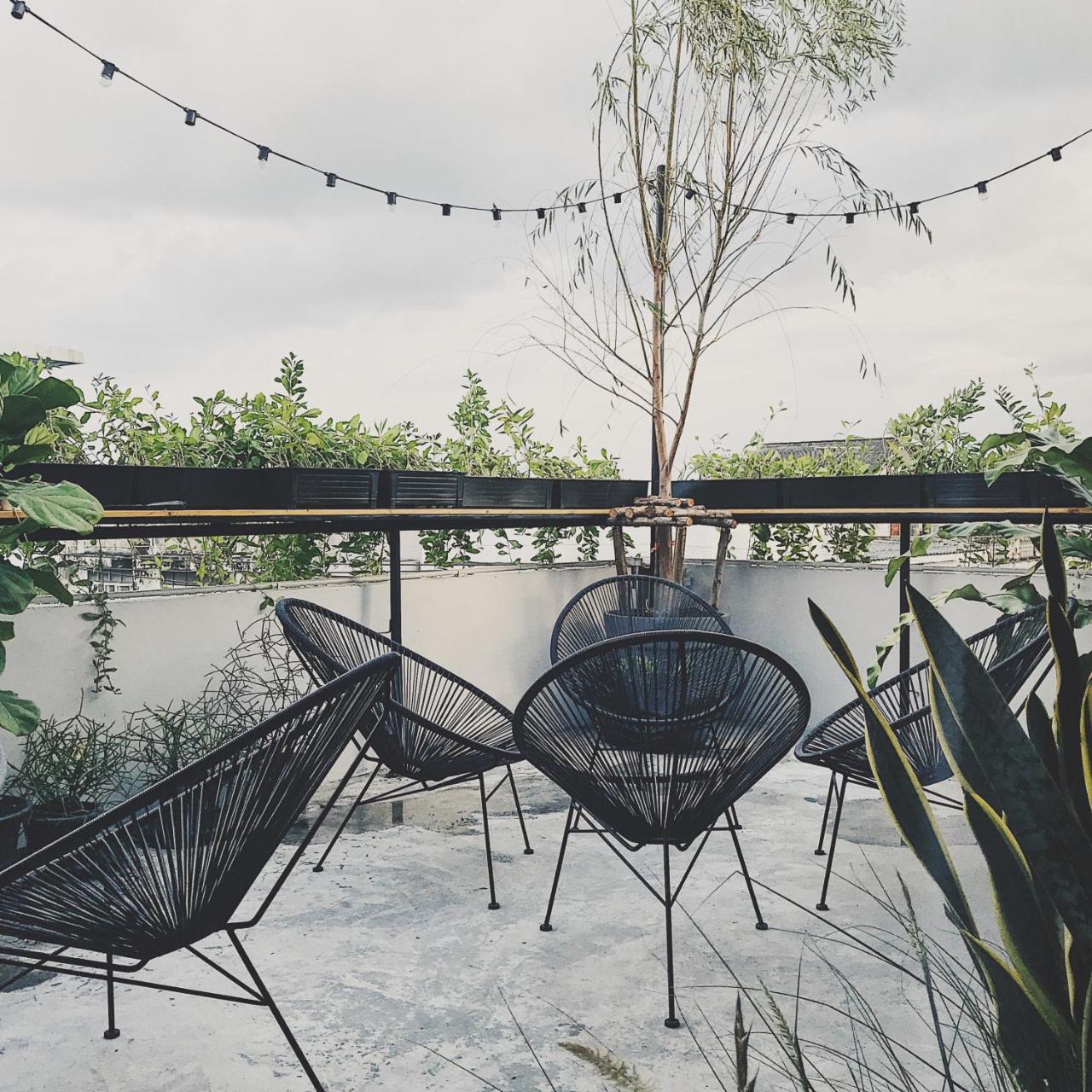 Beige Poshtels + Netflix * Bangkok