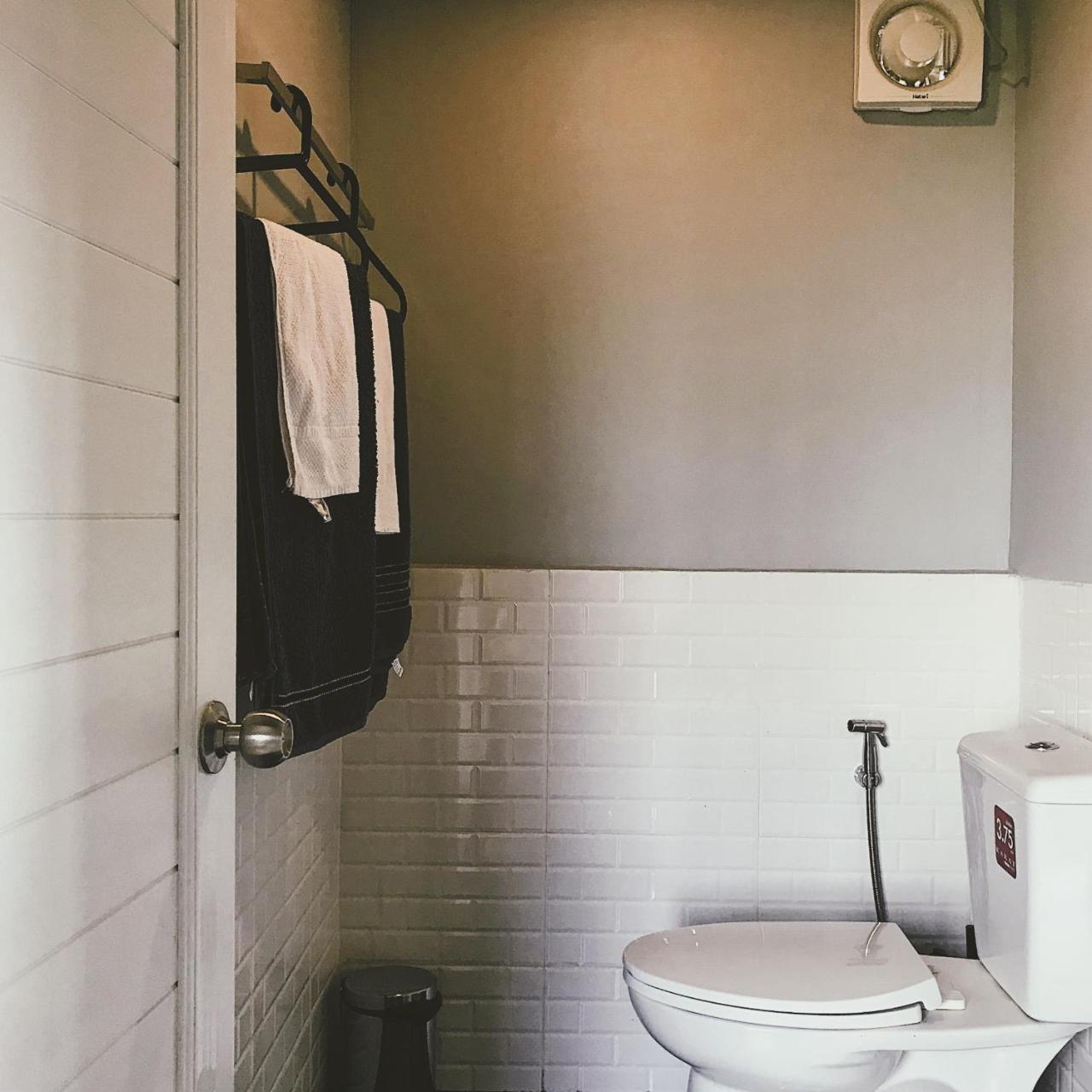 Hostel Beige Poshtels + Netflix Bangkok