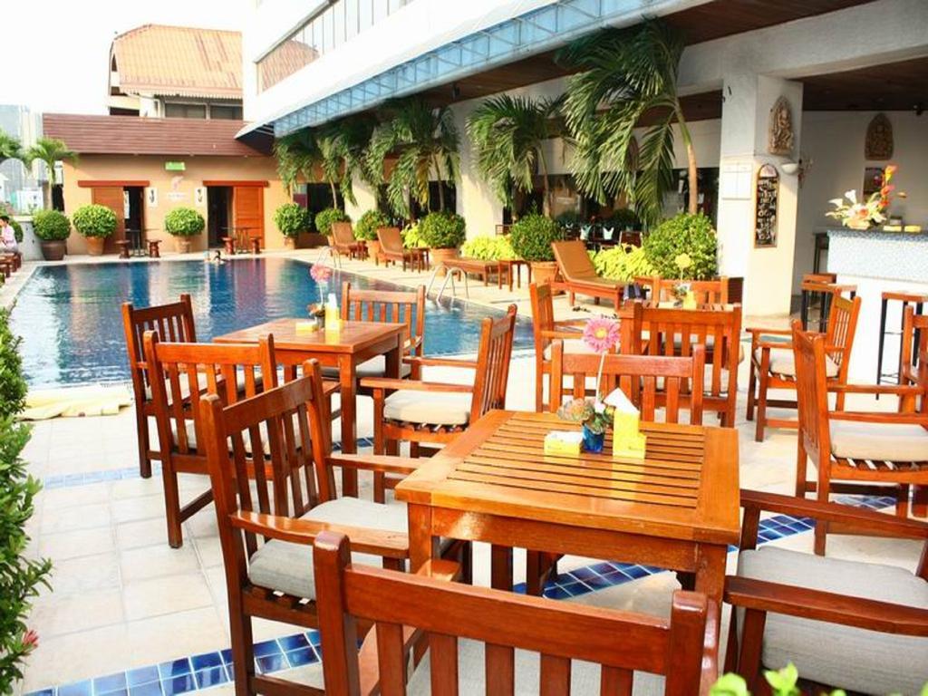 First 3* Bangkok