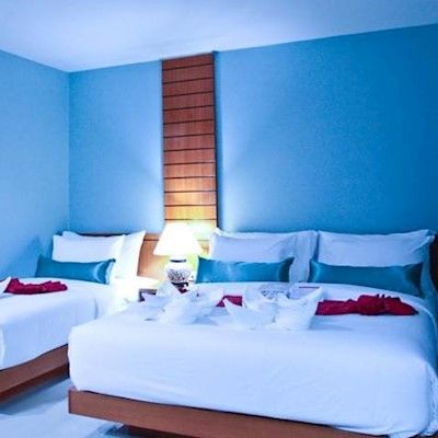 Cha-cha Phraathit Hotel