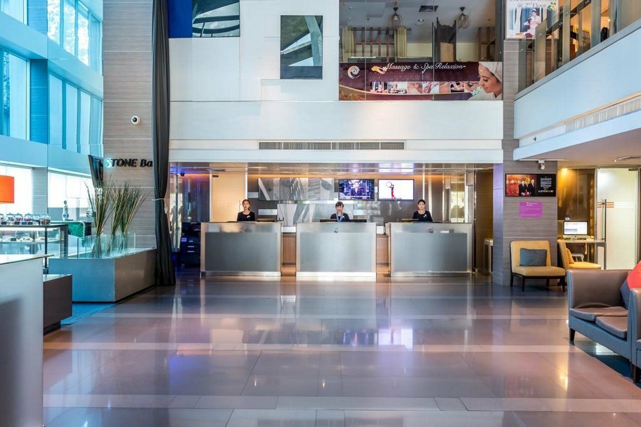 Hilton Garden Silom Hotel 4*