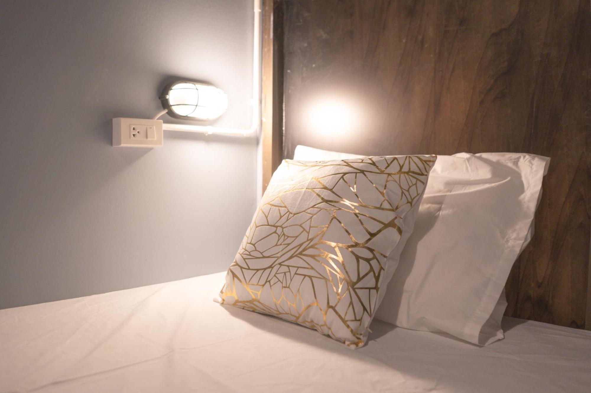 Hostel Guyasuka X Suthisarn Bangkok