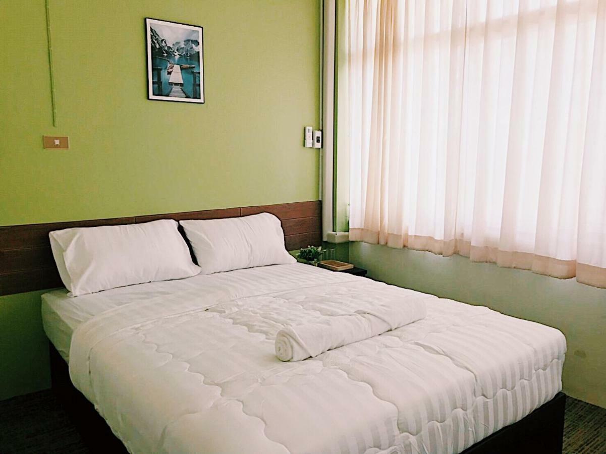 Hotel Lee House 2*
