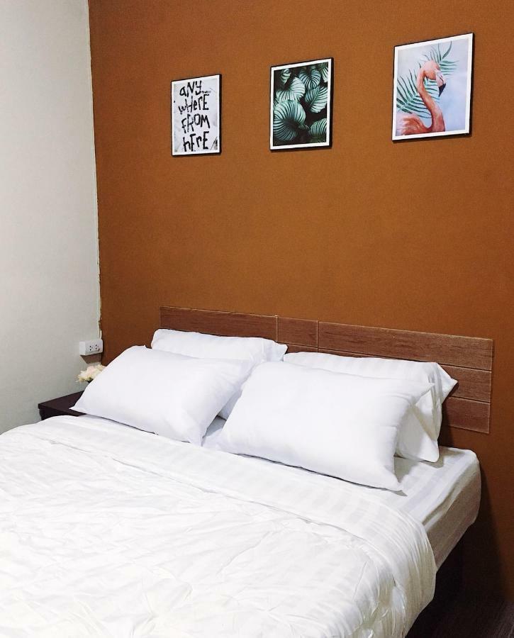 Hotel Lee House 2*