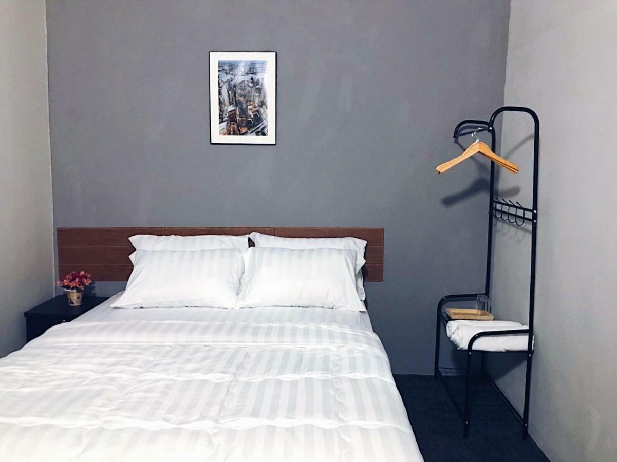 Hotel Lee House 2*