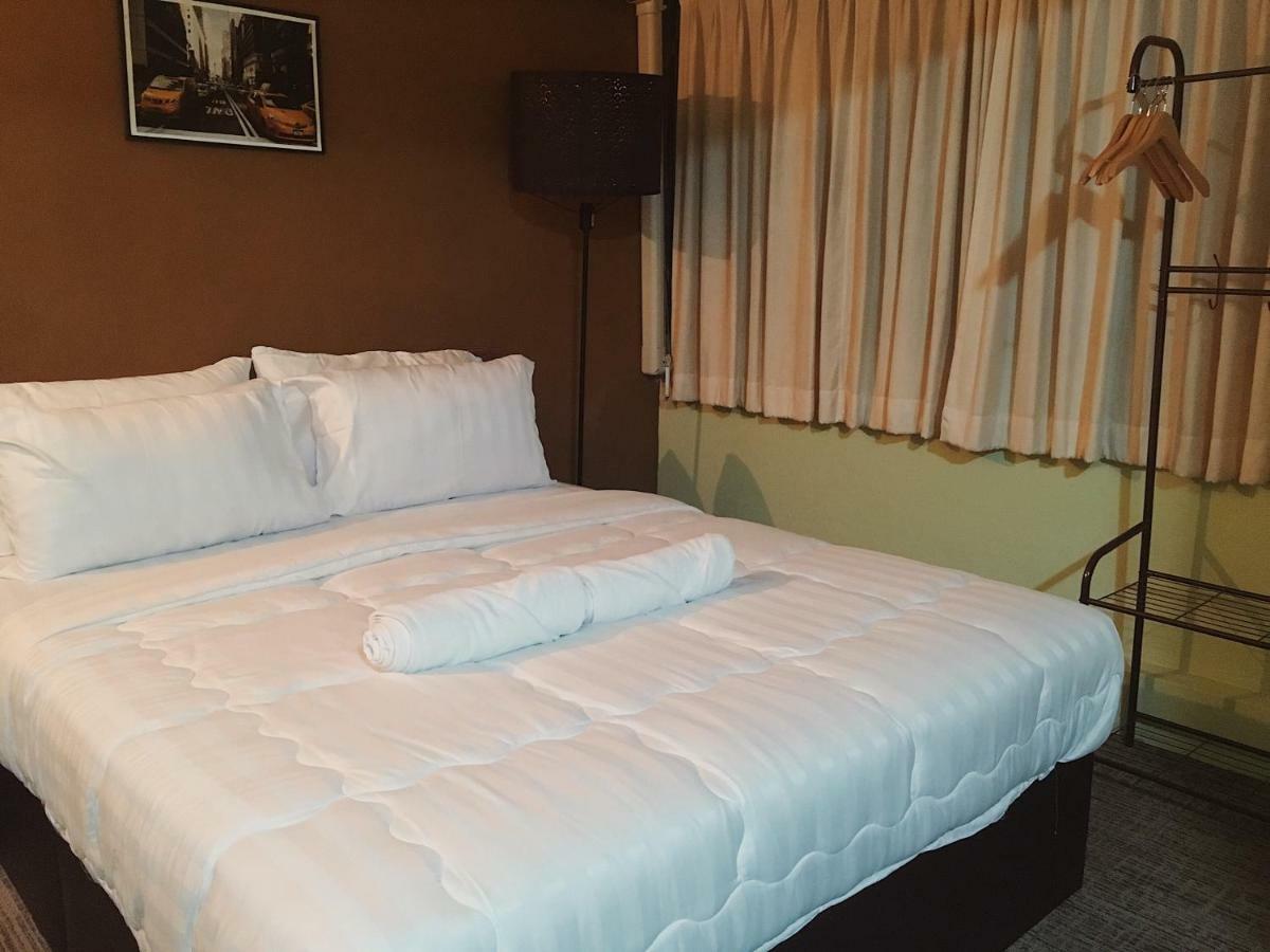 Hotel Lee House 2*