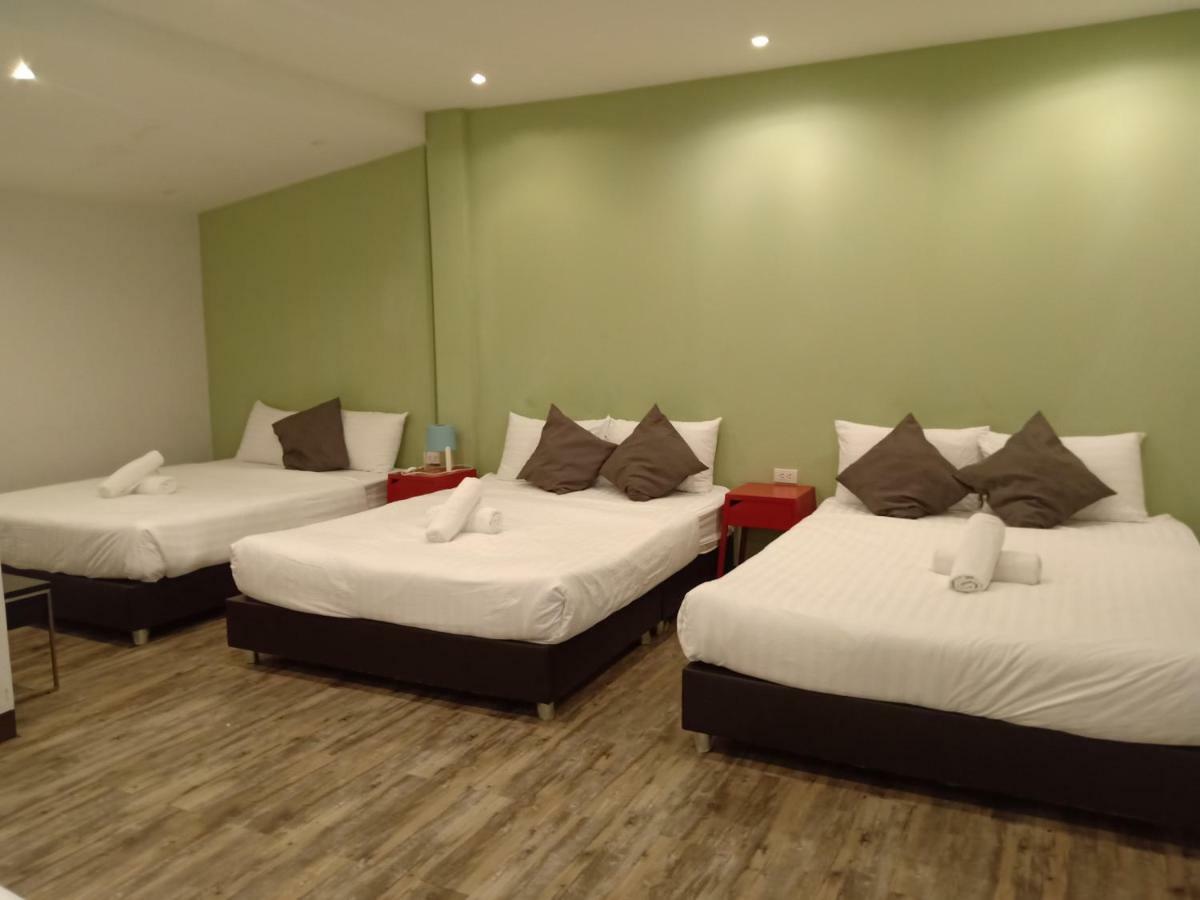 M - Mrt Huai Khwang Resort 3*