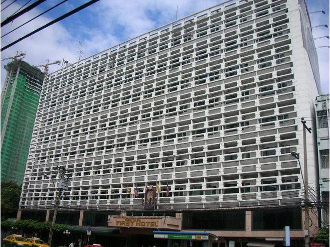 Hotel First 3*