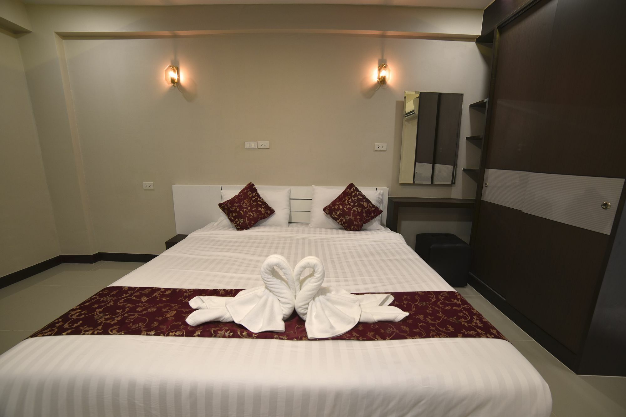 Hotel Gold Airport
