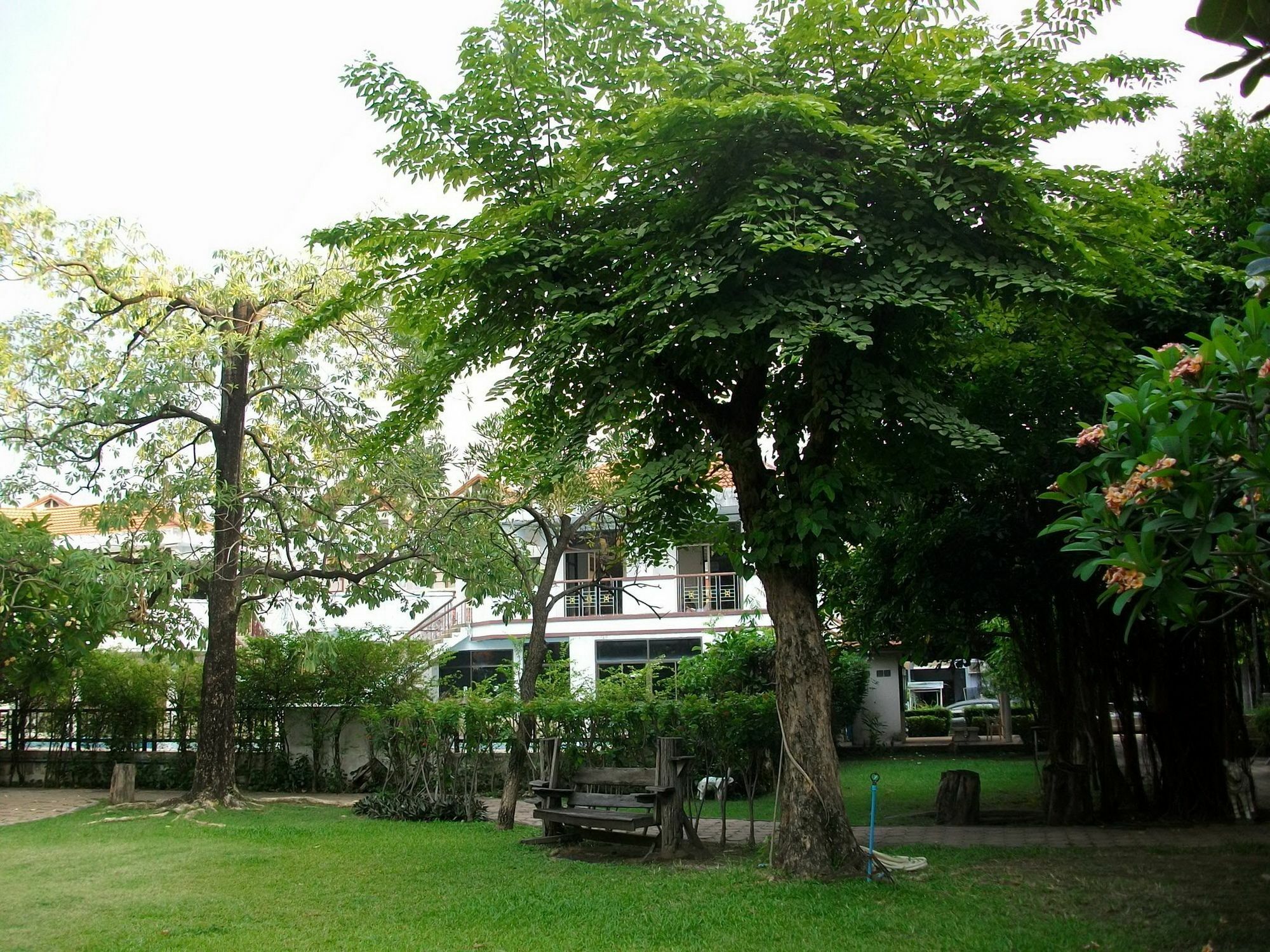 A Joy House - Kaset Nawamin City Bangkok