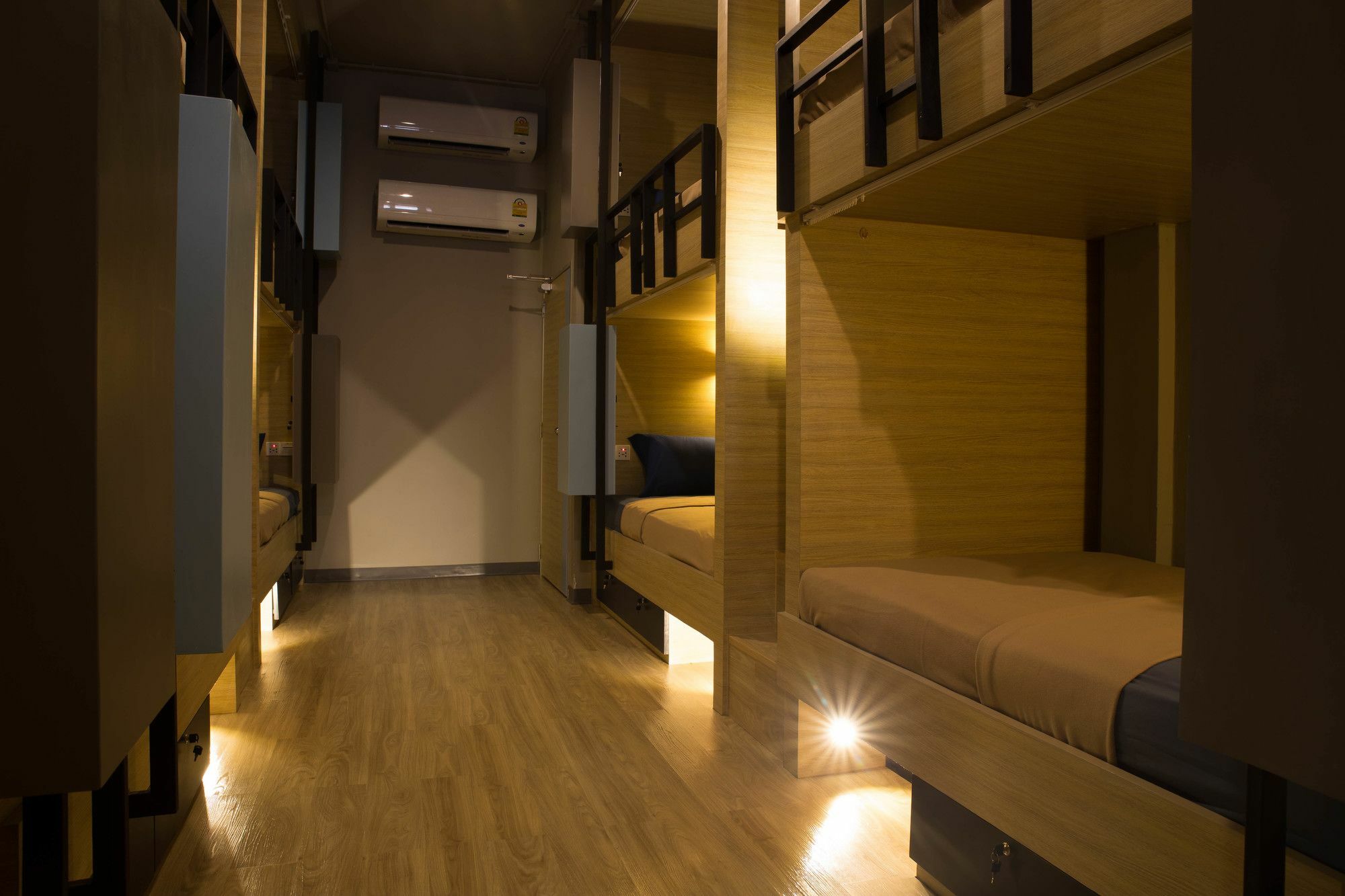 Hostel Bed Box Khaosarn