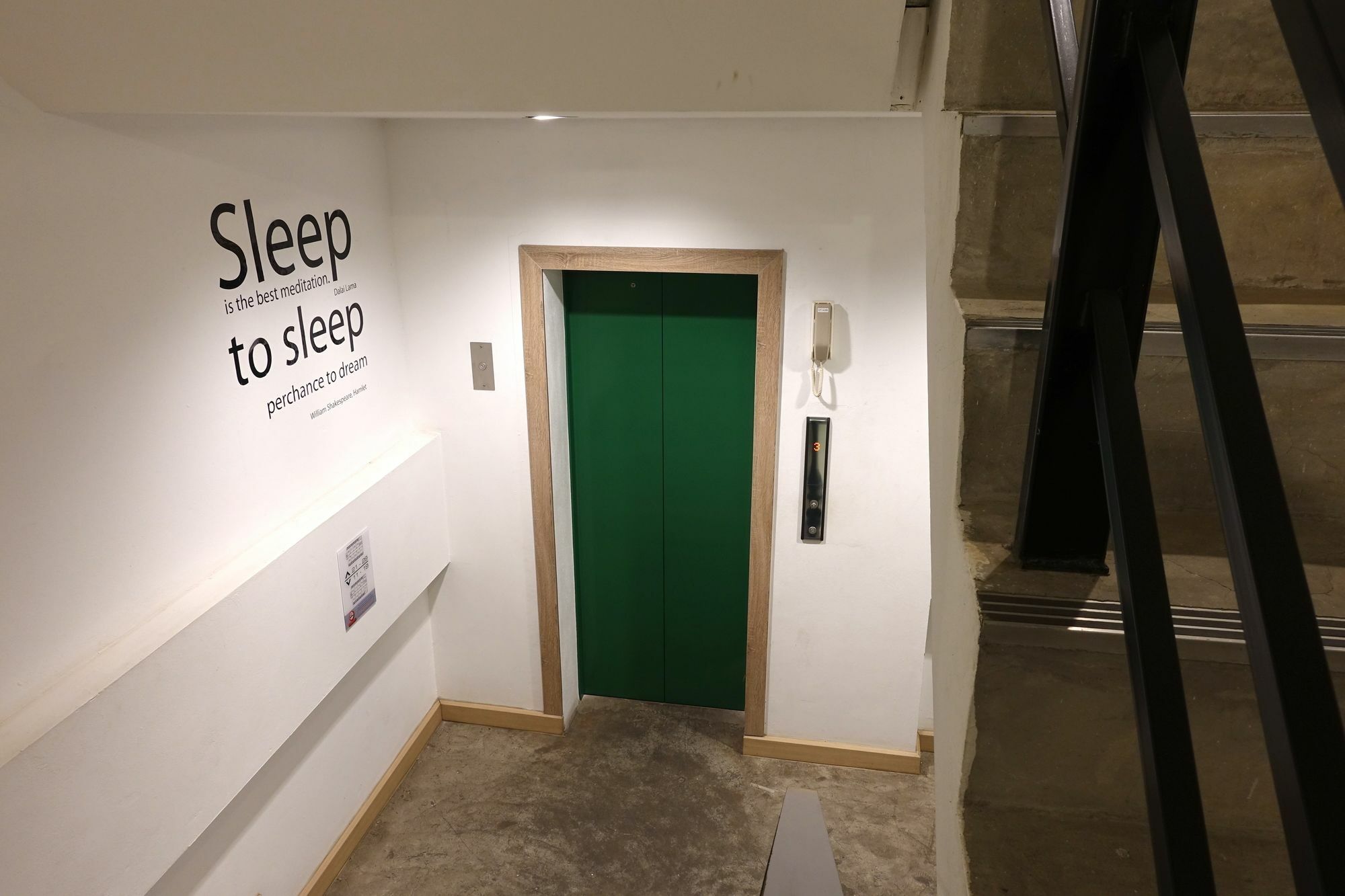 Bed-room At Suvarnabhumi Airport - Newly Renovated