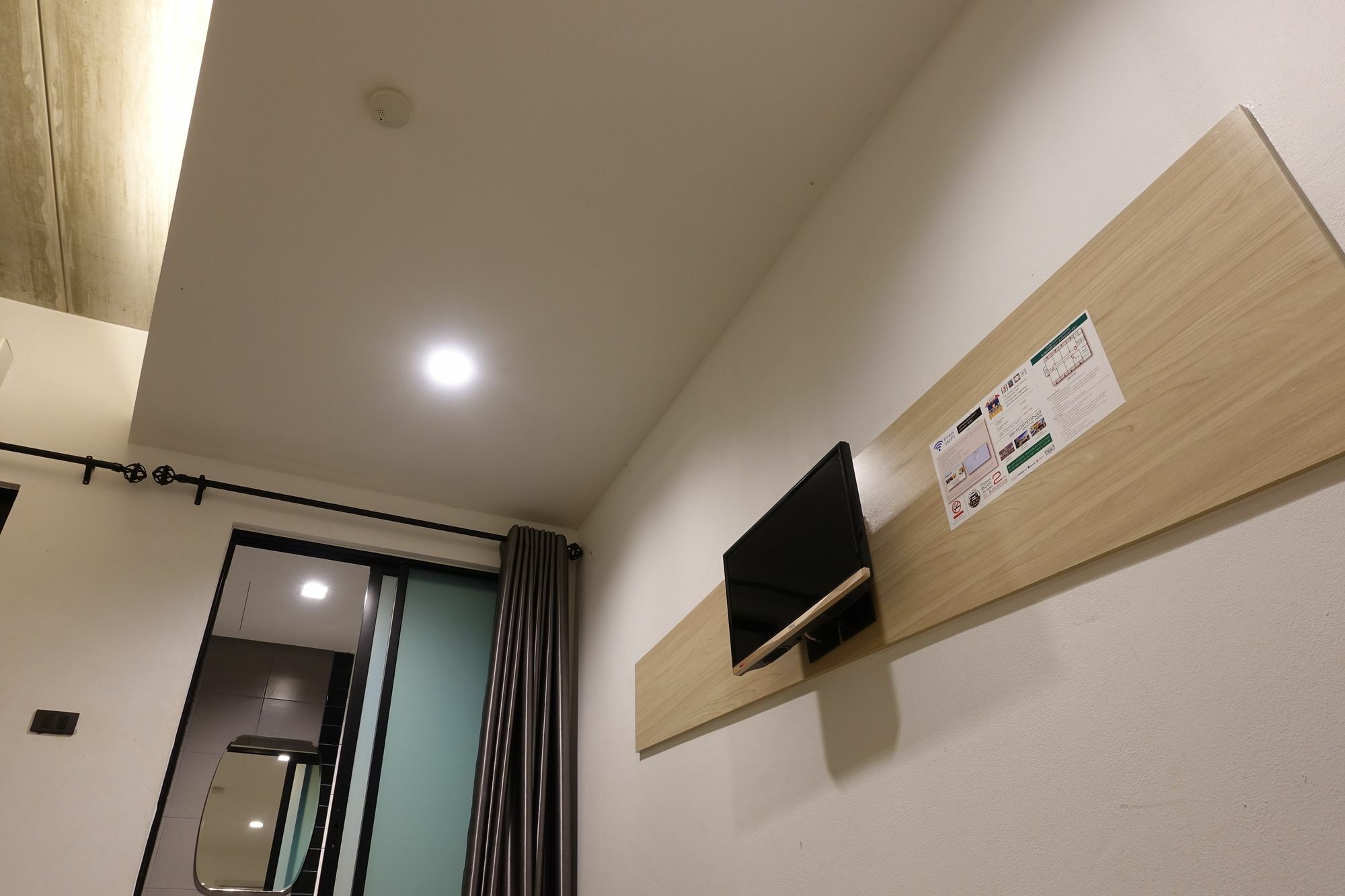 Hotel Bed-room At Suvarnabhumi Airport - Newly Renovated 2*