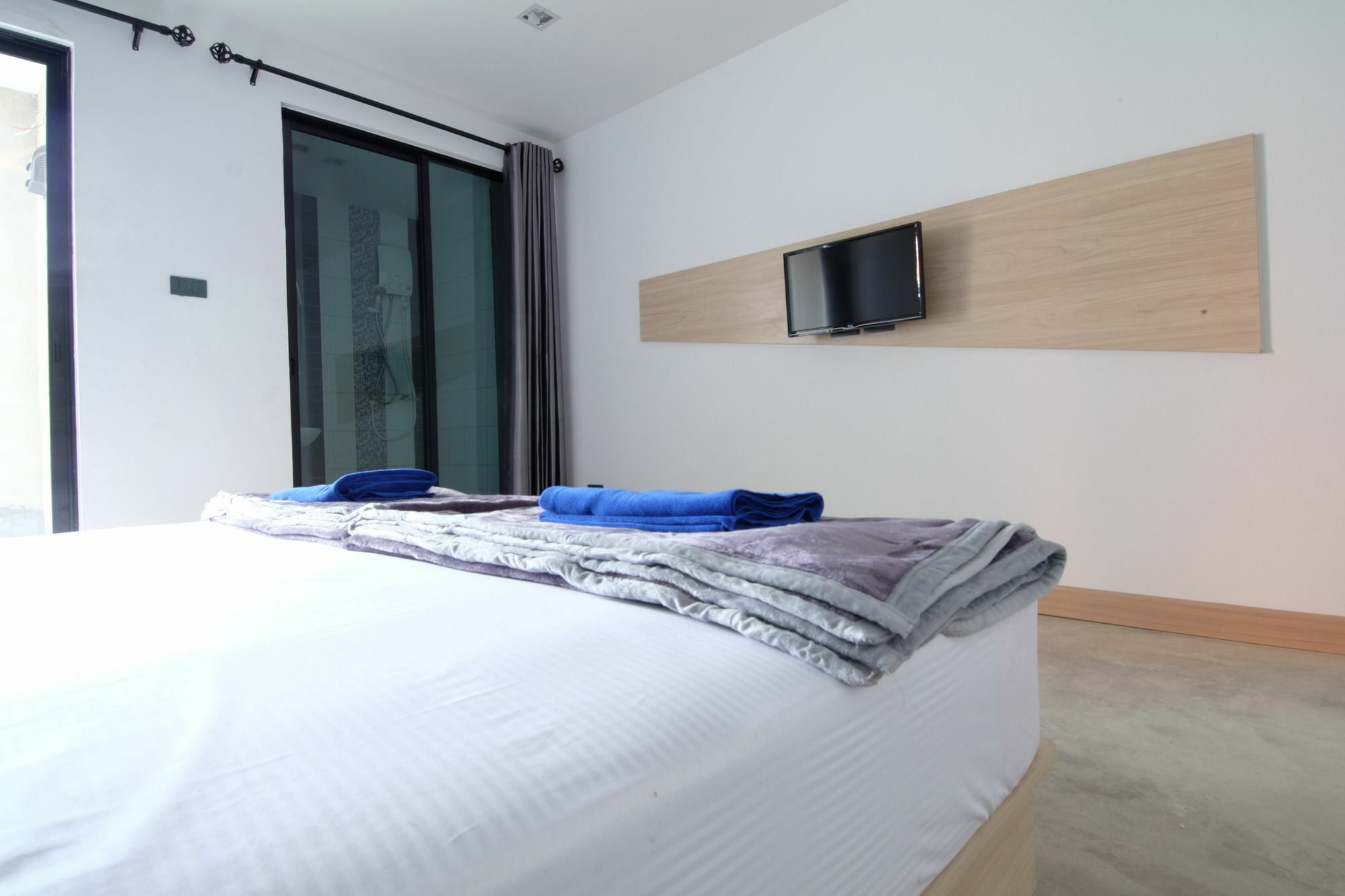 Hotel Bed-room At Suvarnabhumi Airport - Newly Renovated Bangkok