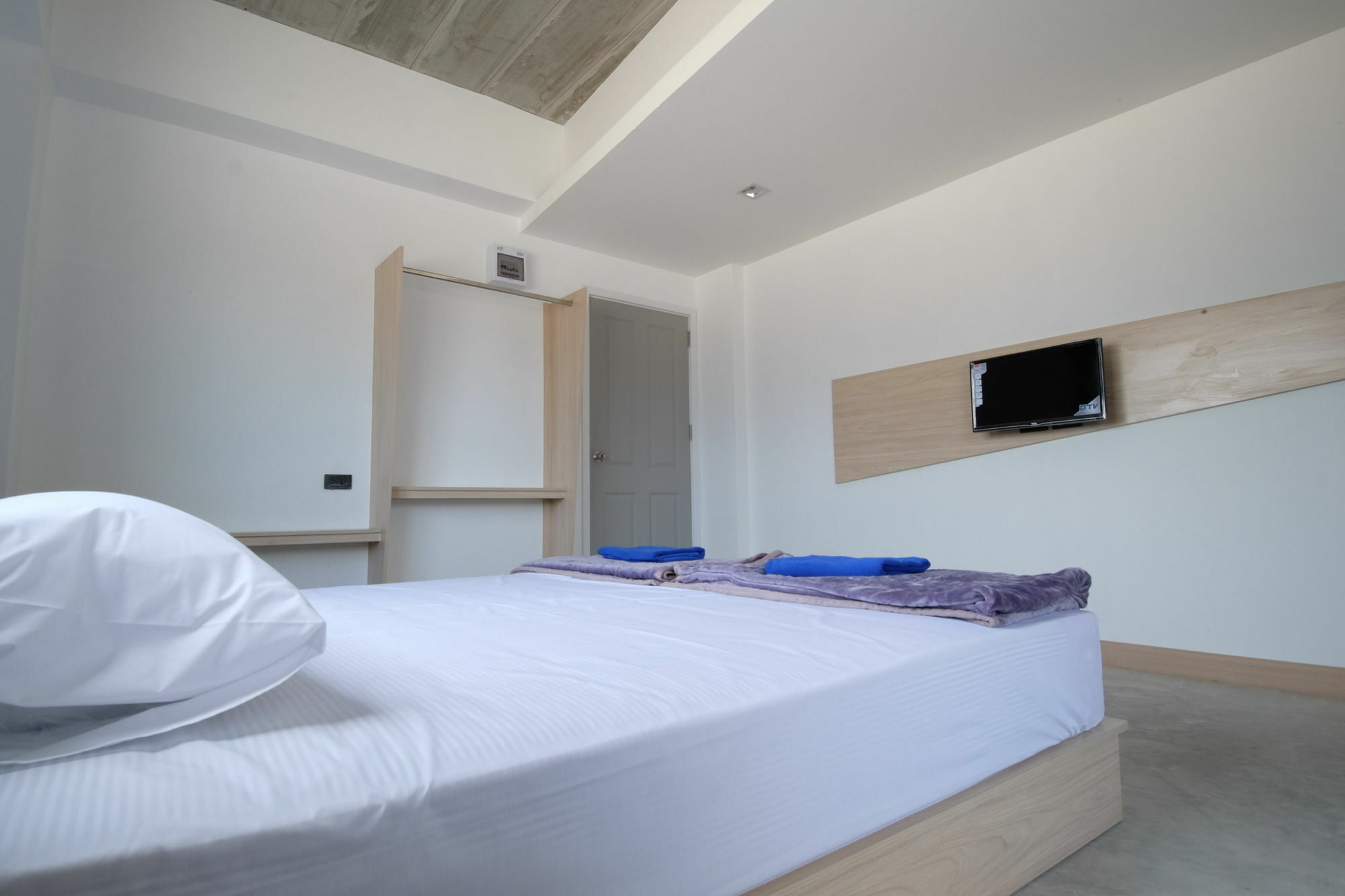 Hotel Bed-room At Suvarnabhumi Airport - Newly Renovated 2*