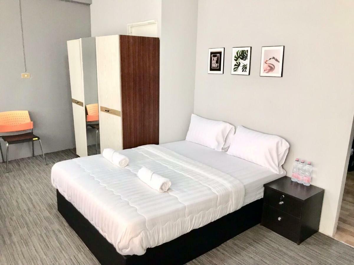 Hotel Lee House 2*
