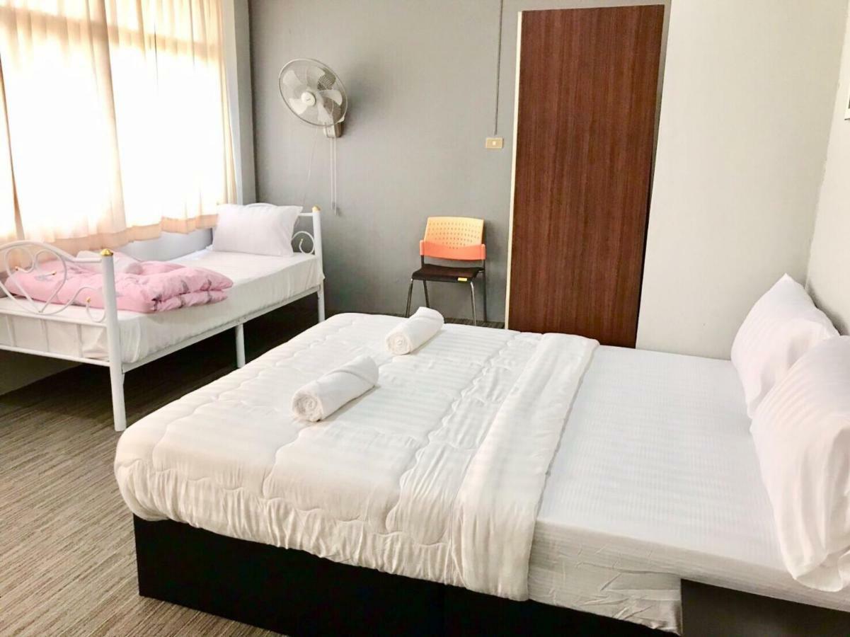 Lee House Hotel 2*