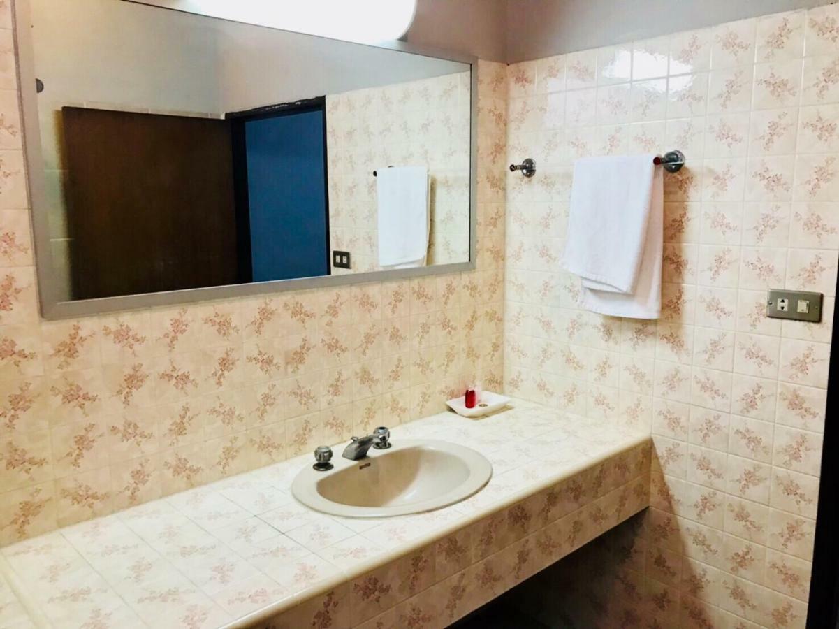 Hotel Lee House 2*