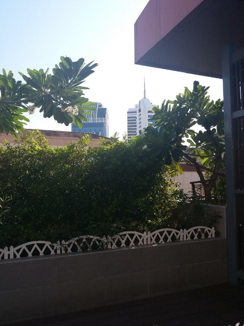 Dazzle Sukhumvit 7 Hotel 4*