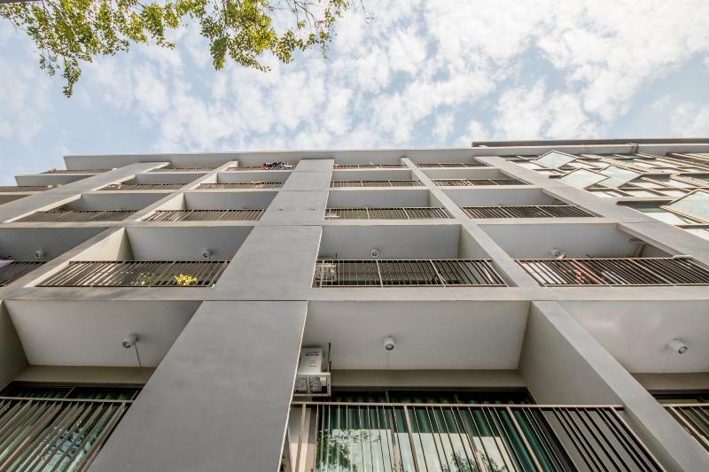 Nidhra Apartment *
