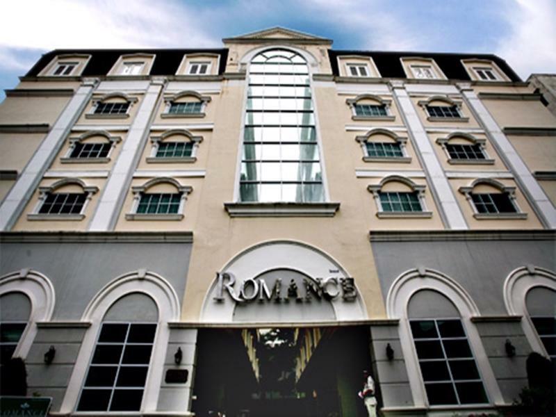 Romance Srinakarin Hotel