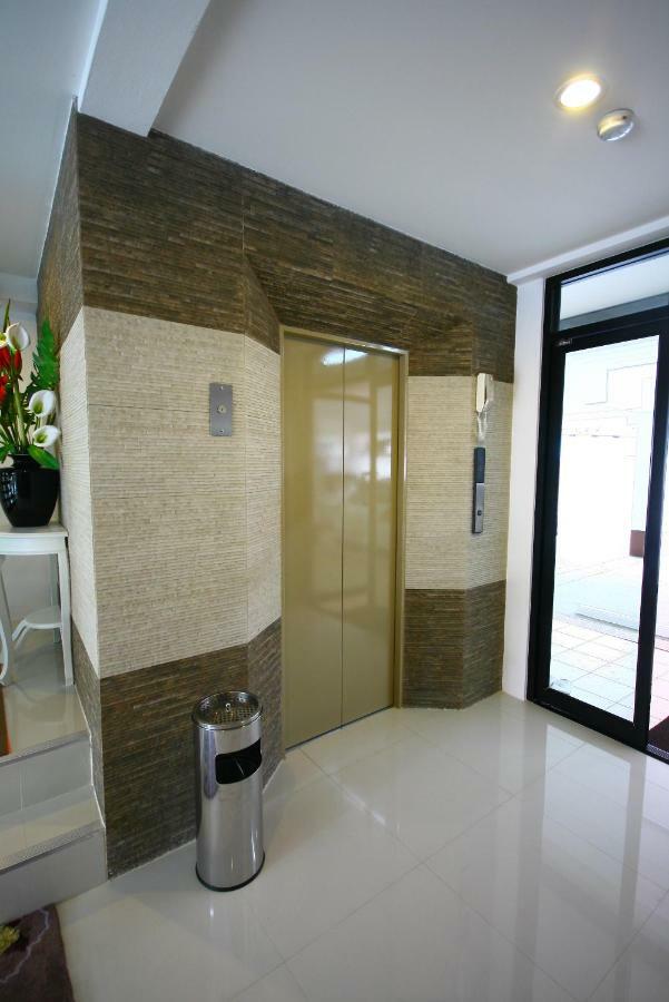 Aparthotel At Phetkasem Bangkok