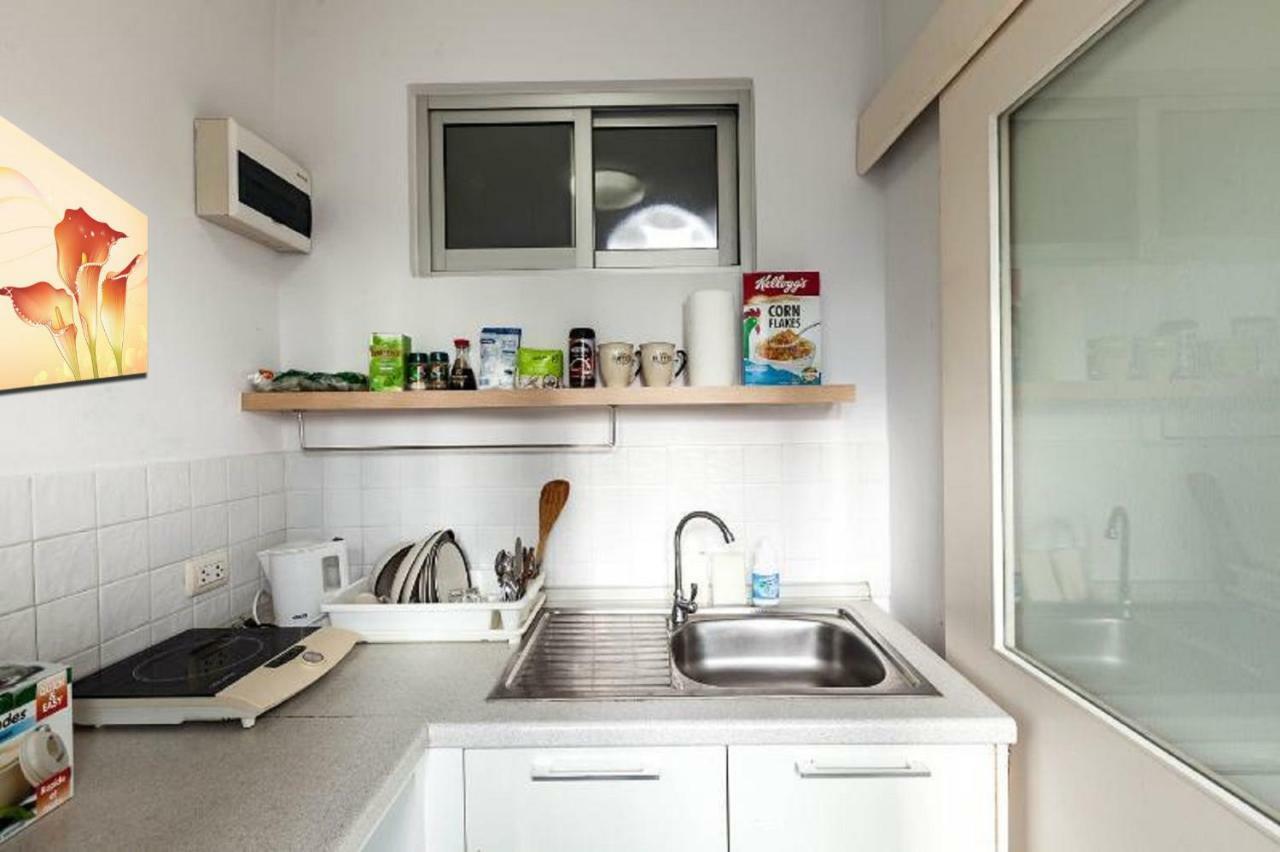 1 Bdrm 5 Minutes Walk 2 Bts Fiber Optic Wifi Apartment Bangkok