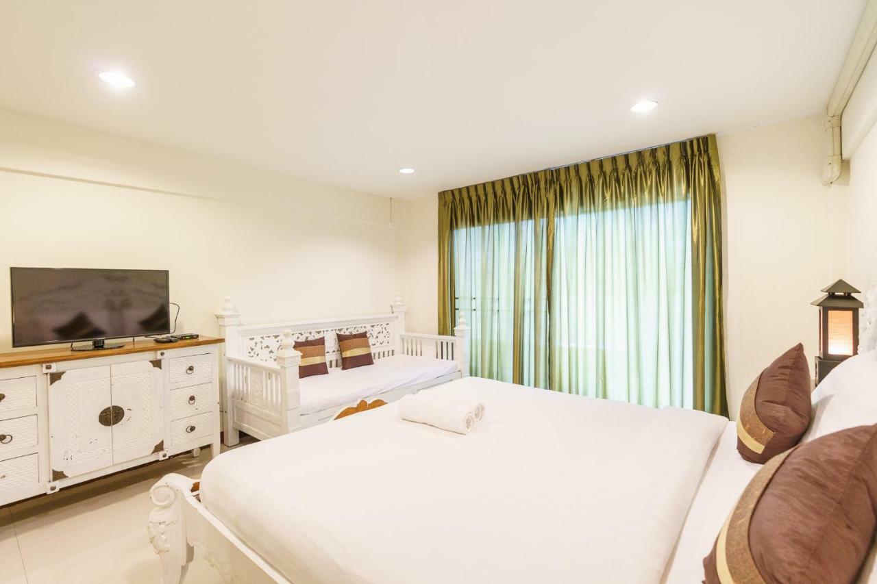 39 Living Apartment