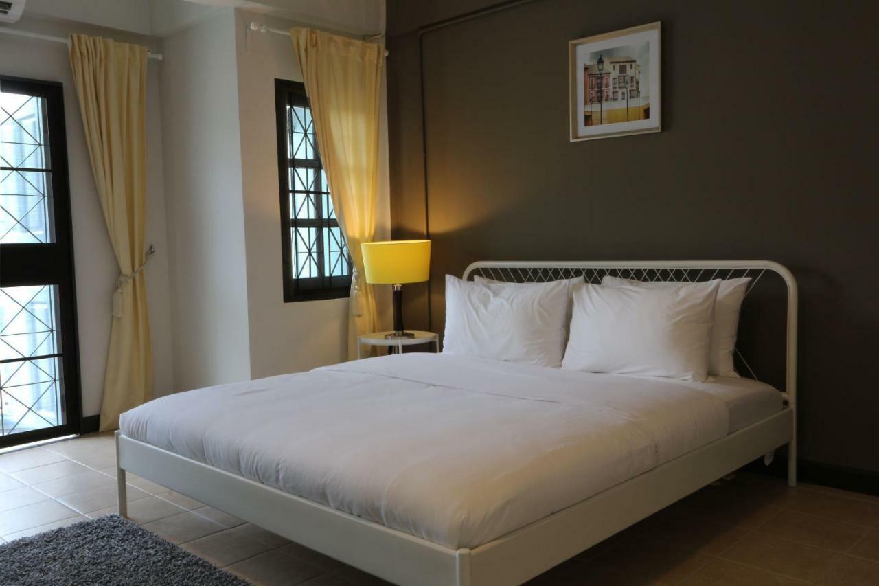 Neveu Premier : Ratchada Bangkok