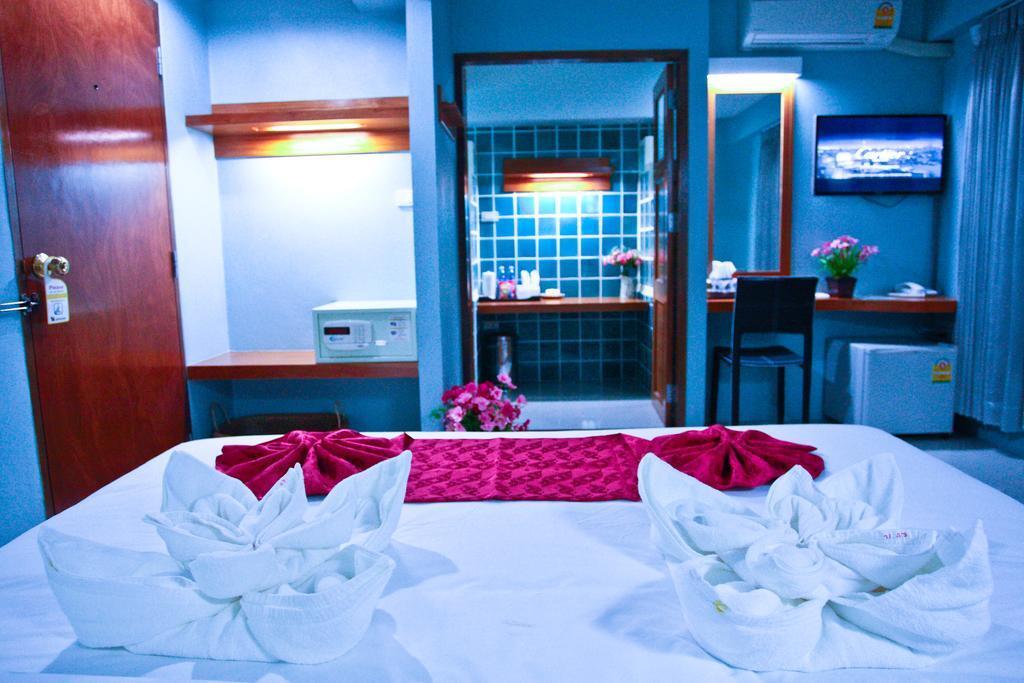Cha-cha Phraathit Hotel 3*
