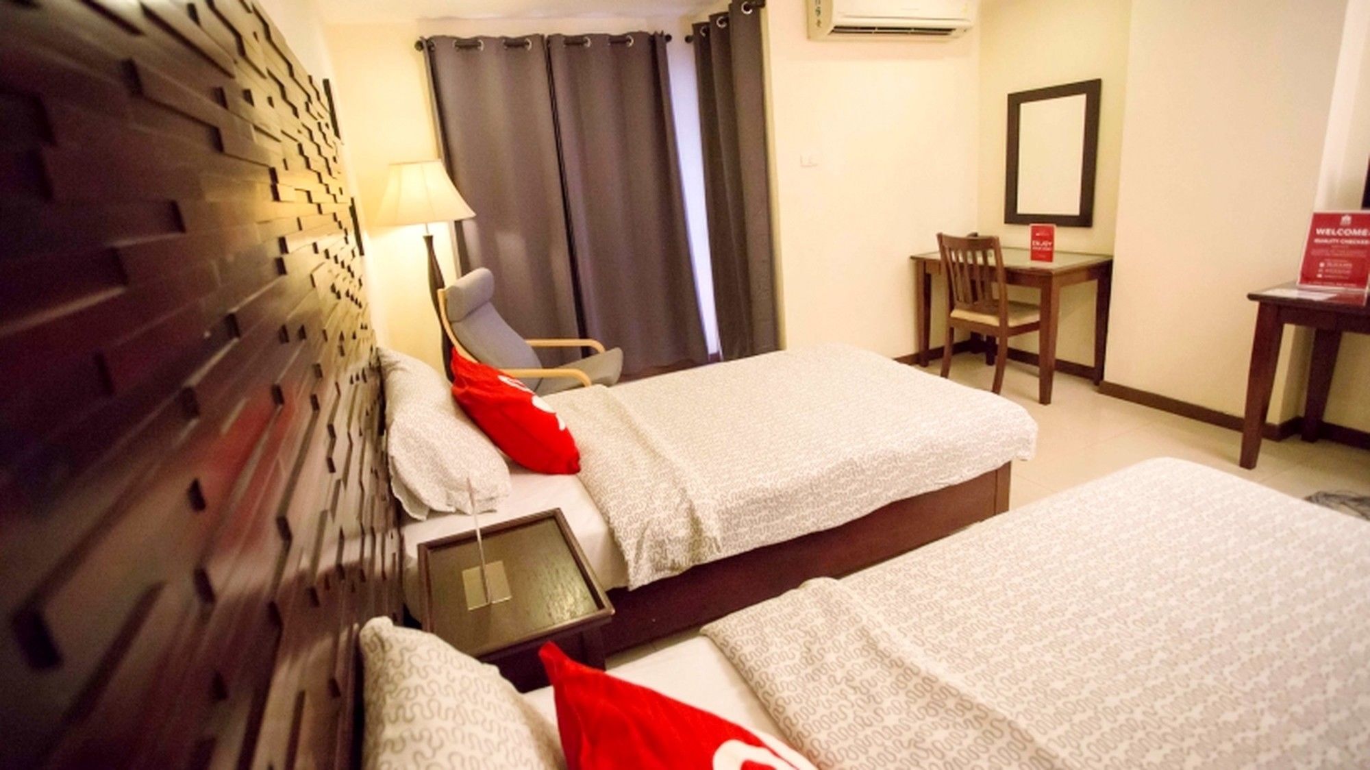 Zen Phaholyothin 69 Hotel 2*