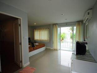Baan Chay Namm Bangkok