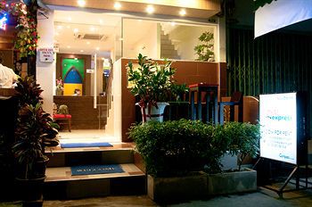 bahay-panuluyan Royal Express
