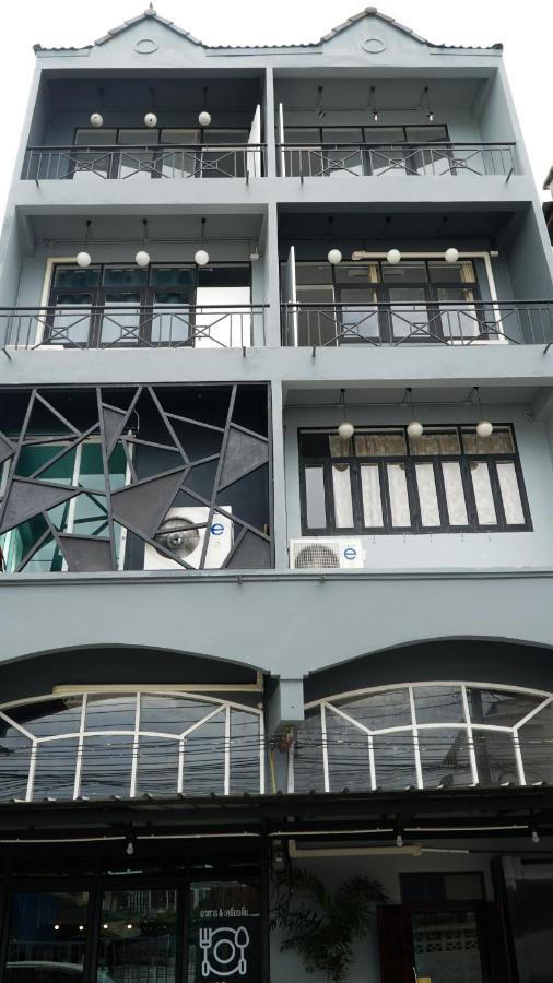 D House Hostel Bangkok