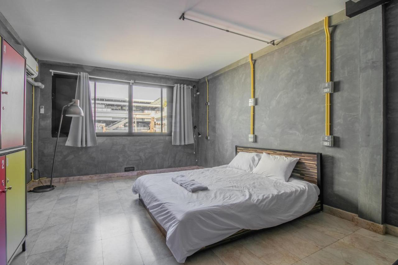 M Gray Hostel