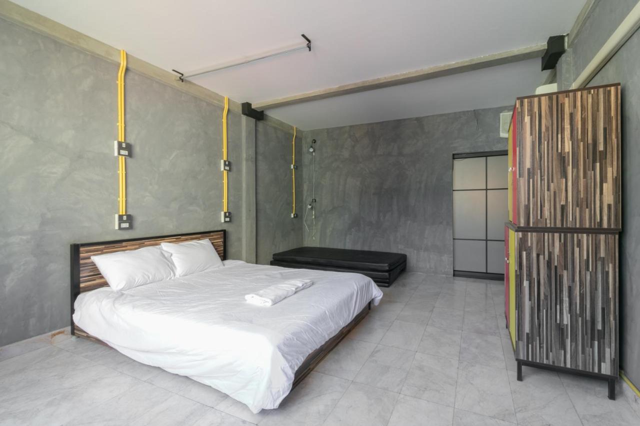 M Gray Hostel