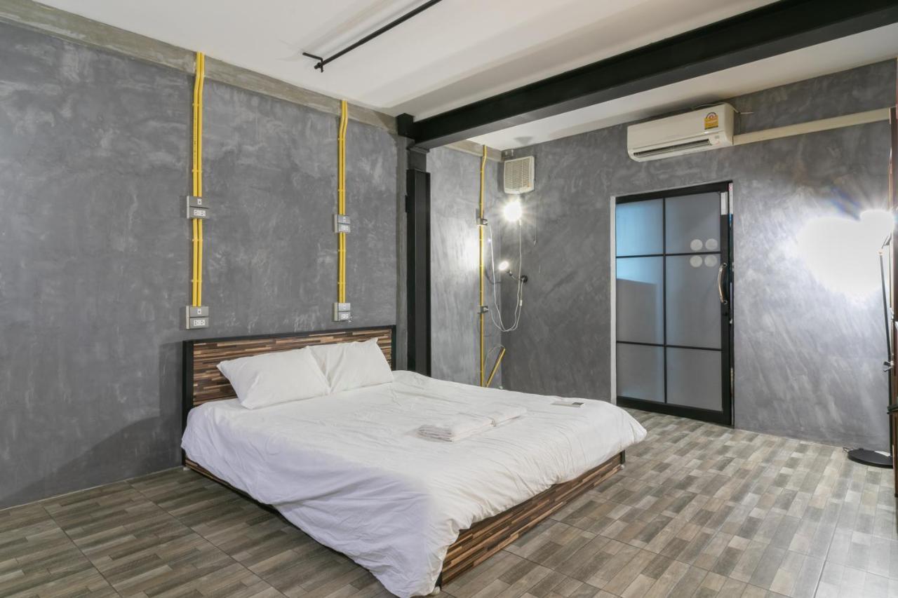M Gray Hostel *