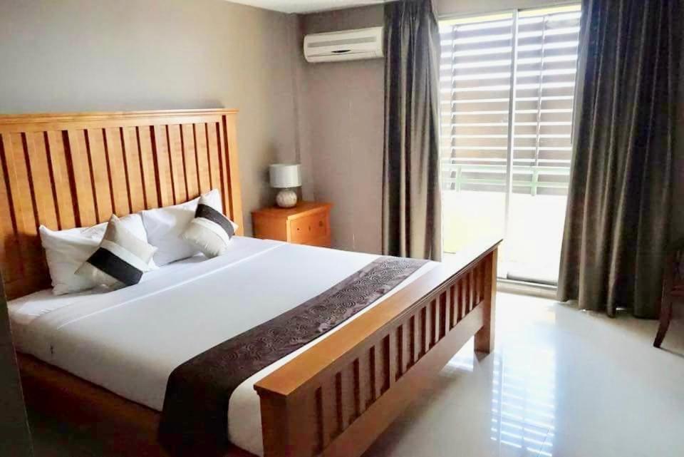 Paholyothin Park Place 3*